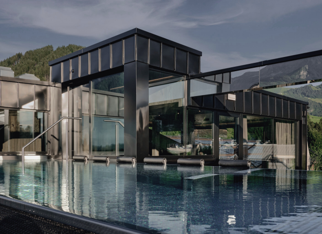 Rooftop Pool mit Bergblick in der HOCHKÖNIGIN